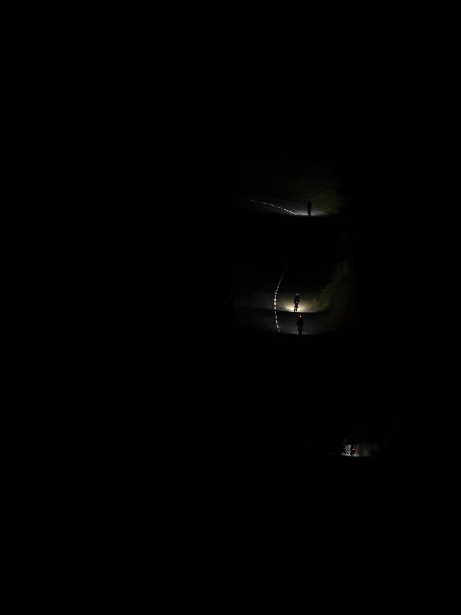 night cycling tour du mont blanc - edoardo frezet